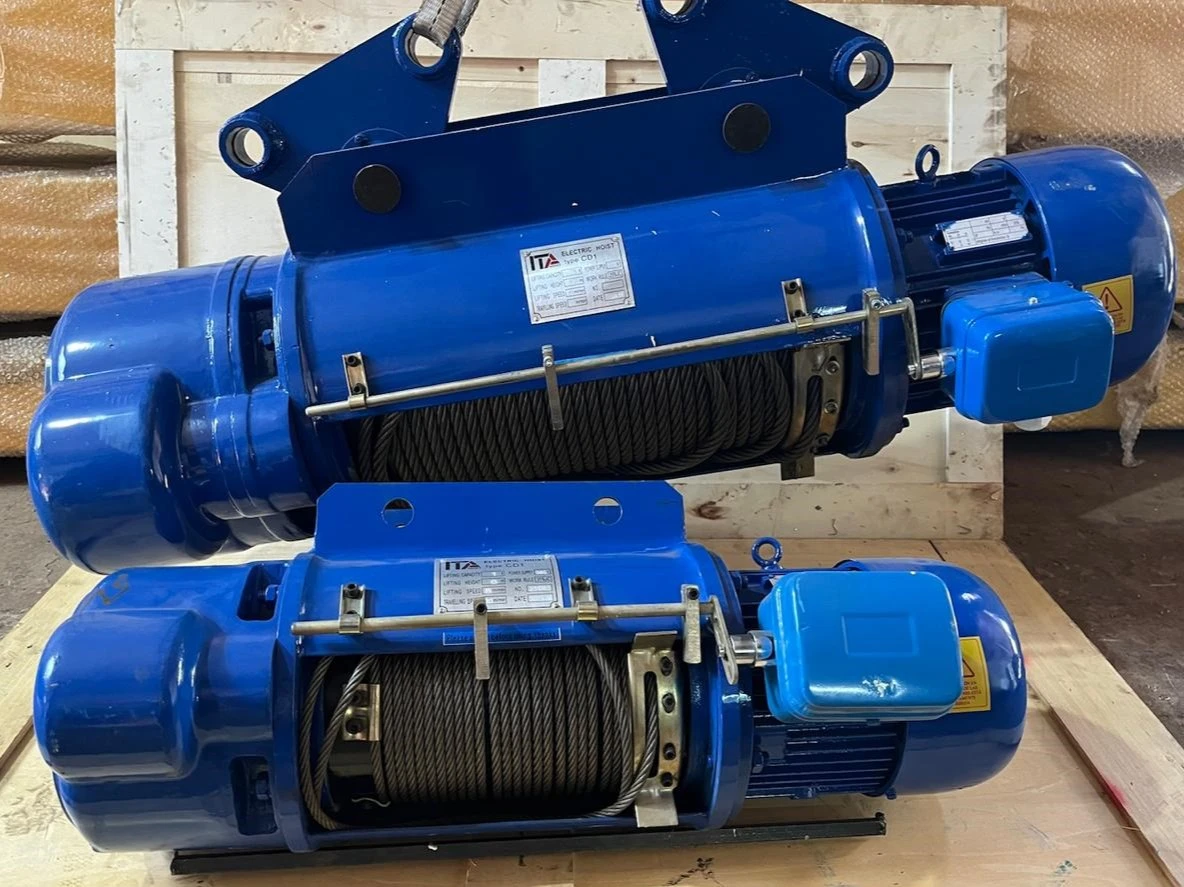 2 polipastos de 3ton y de 1 tn azules